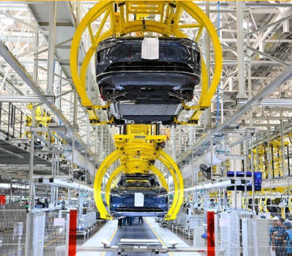 重报深一度|100强企业“强”在哪?透过百强榜单看渝企高质量发展态势