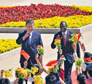 习近平同肯尼亚总统鲁托会谈