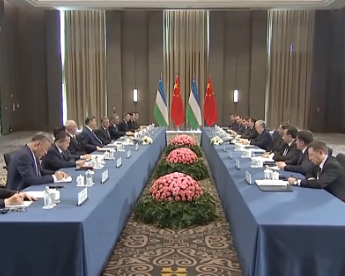 习近平会见乌兹别克斯坦总统米尔济约耶夫