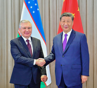 习近平会见乌兹别克斯坦总统米尔济约耶夫
