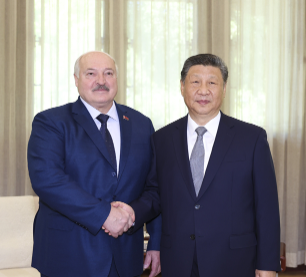习近平会见白俄罗斯总统卢卡申科