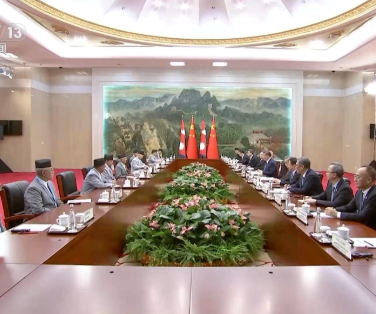 习近平会见尼泊尔总理奥利