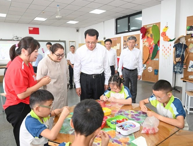 袁家军：大力弘扬教育家精神 提升教书育人能力 为加快建设新时代教育强市贡献力量