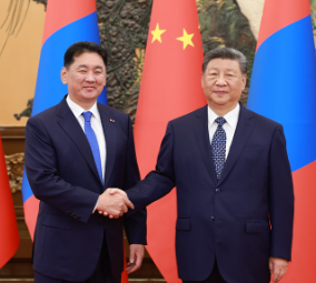 习近平会见蒙古国总统呼日勒苏赫