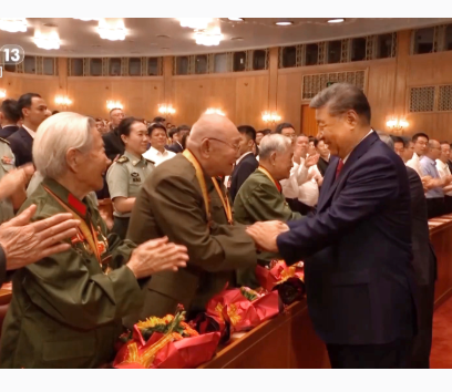 纪念中国人民抗日战争暨世界反法西斯战争胜利80周年文艺晚会在京举行 习近平等出席观看