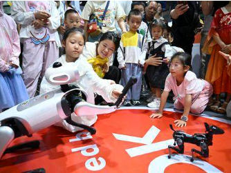2025智博会·观察｜机器人成“流量明星” 人机共生时代加速到来