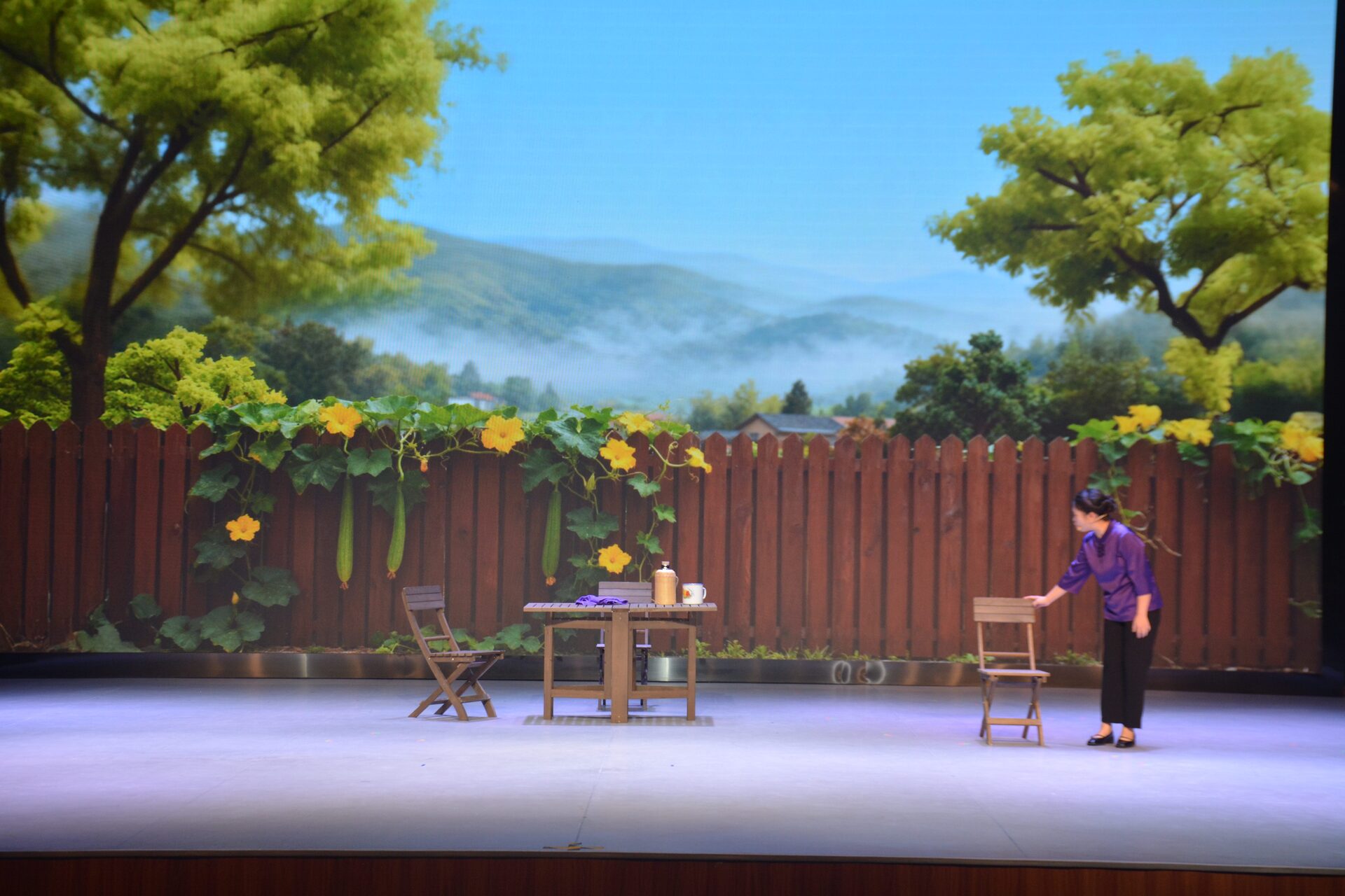 谐剧《非诚勿扰》 记者 胡耀方 摄