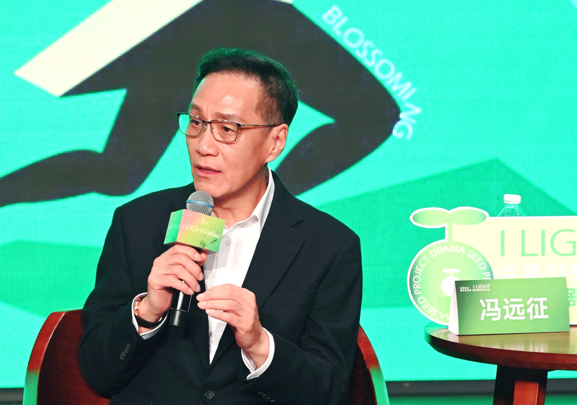 冯远征现场分享。第1眼TV-华龙网记者 刘润 摄
