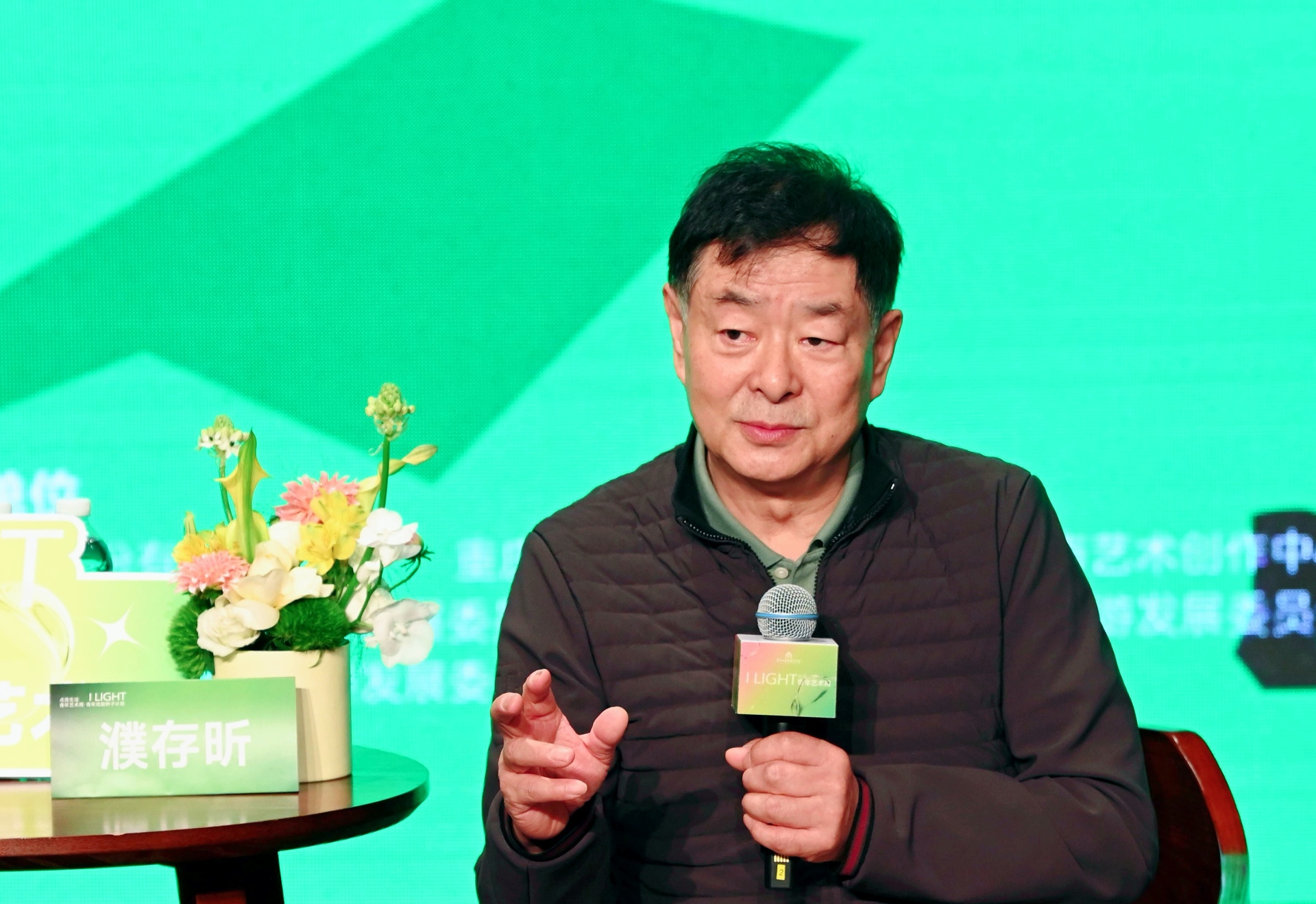 濮存昕现场分享。 第1眼TV-华龙网记者 刘润 摄 2