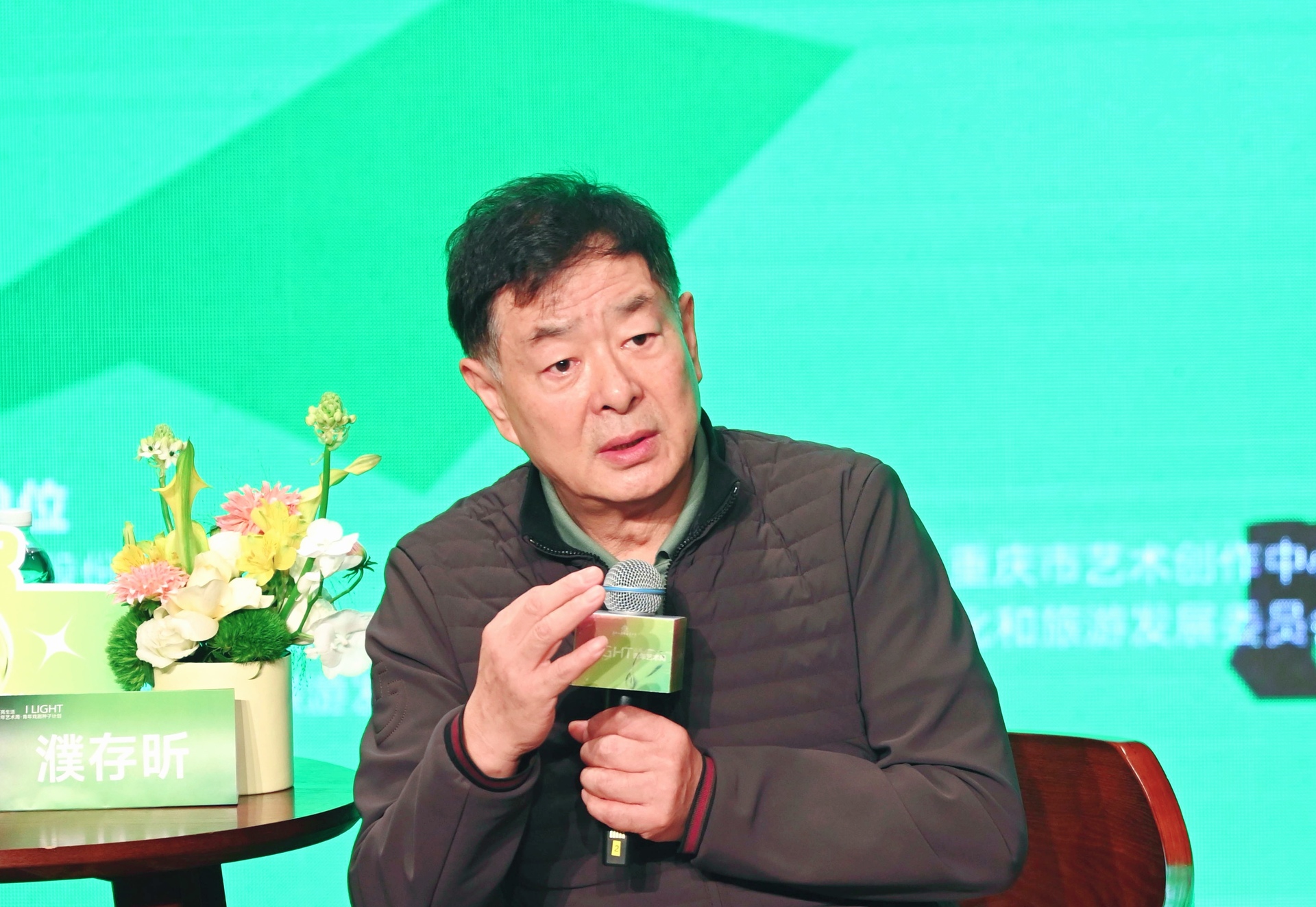 濮存昕现场分享。 第1眼TV-华龙网记者 刘润 摄