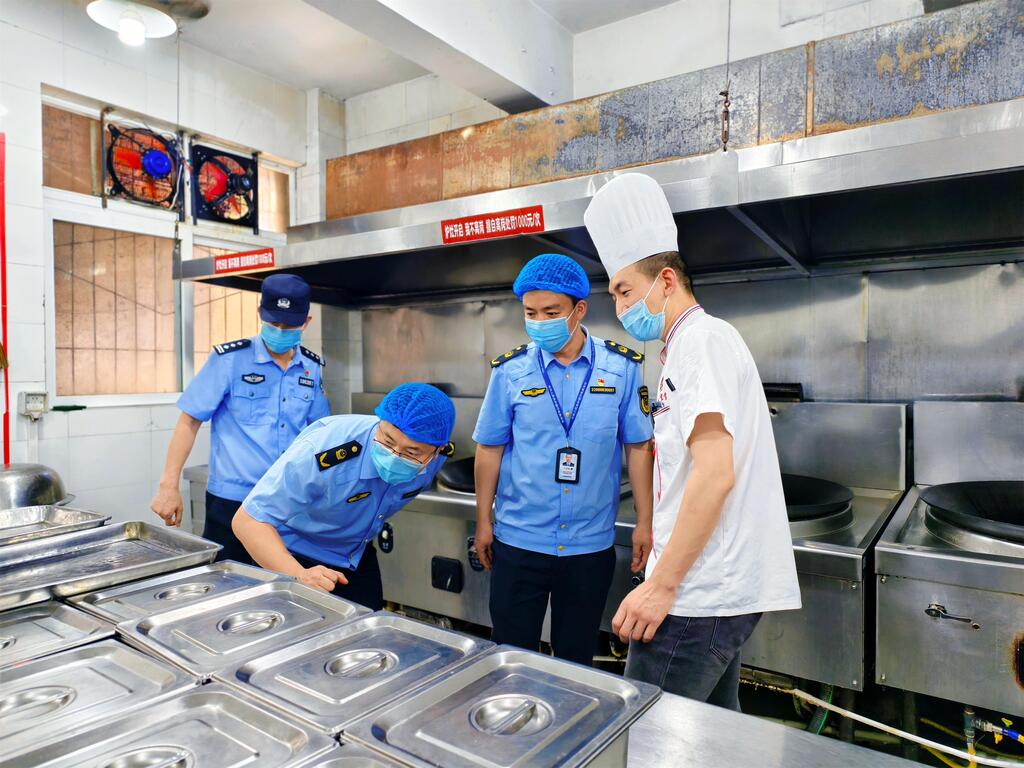 区市场监管局:强化食品安全检查 护航中、高考