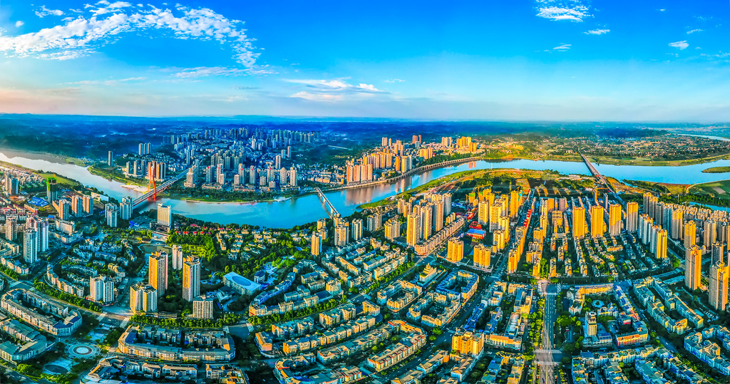 阳光潼城 杨毅2022年4月25日摄于潼南城区。电话（13996077448）