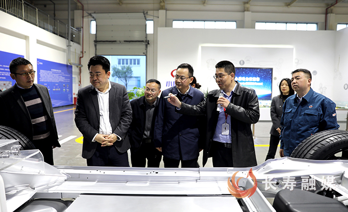 区政协携手高校专家调研小康工业 (2)