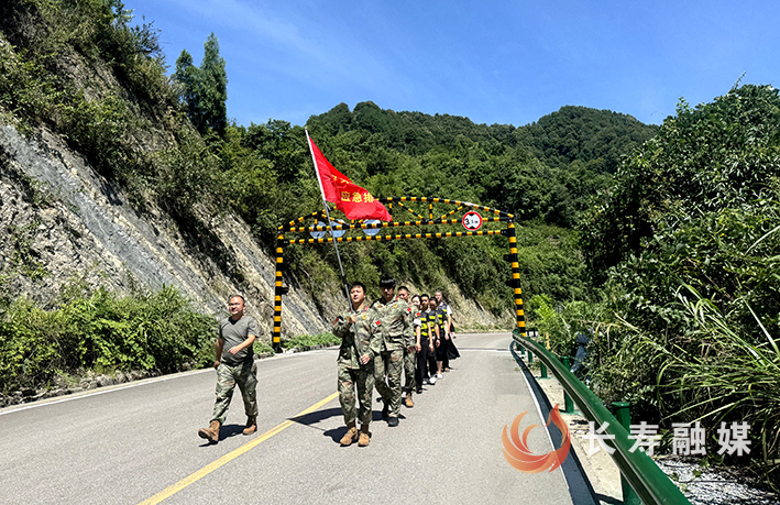 川渝毗邻乡镇联动攻坚预防森林防火 (4)
