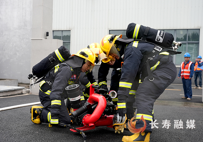 长寿综合智慧零碳电厂望变储能电站开展“六熟悉”及实战拉动演练 (3)