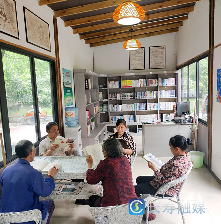 凤城街道凤西社区开展“书香润民心·阅读伴我行”读书活动 (2)