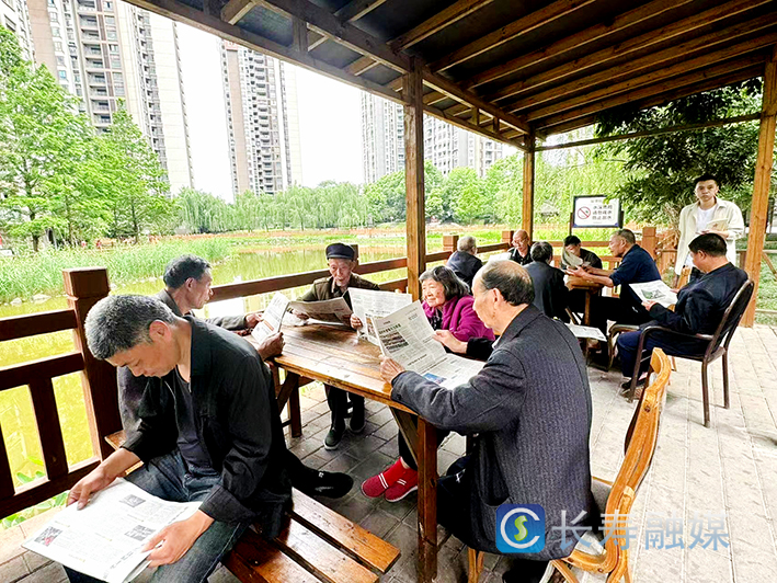 凤城街道凤西社区开展“书香润民心·阅读伴我行”读书活动 (1)