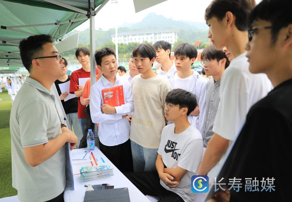 1万+岗位!这场招聘会火热举行 (1)