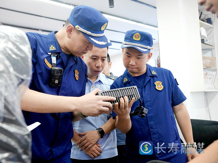 长寿多部门联合集中检查电动自行车销售门店和维修改装店 (3)