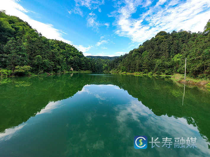 湖天一色景致新丁木湖+袁志龙 (1)