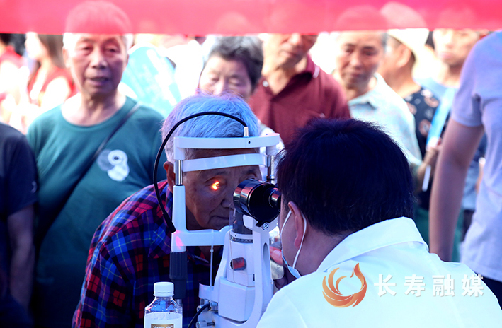 红十字志愿服务传递爱与希望 (1)