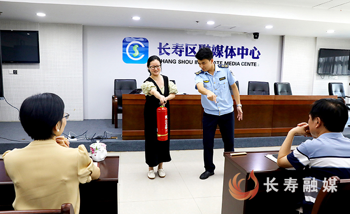 区融媒体中心消防培训“请进门” (2)
