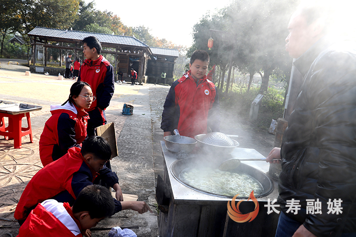 龙河镇中心小学秋日童趣 (2)