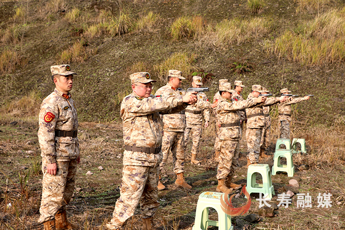 长寿区人武部开展专武干部军事考核 (2)