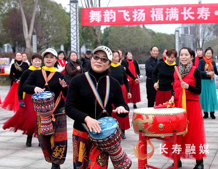 舞动新年+袁志龙 (1)