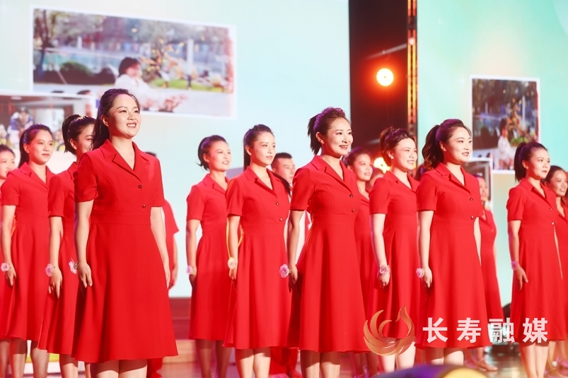 7、教师在文艺演出中展现良好的精神风貌