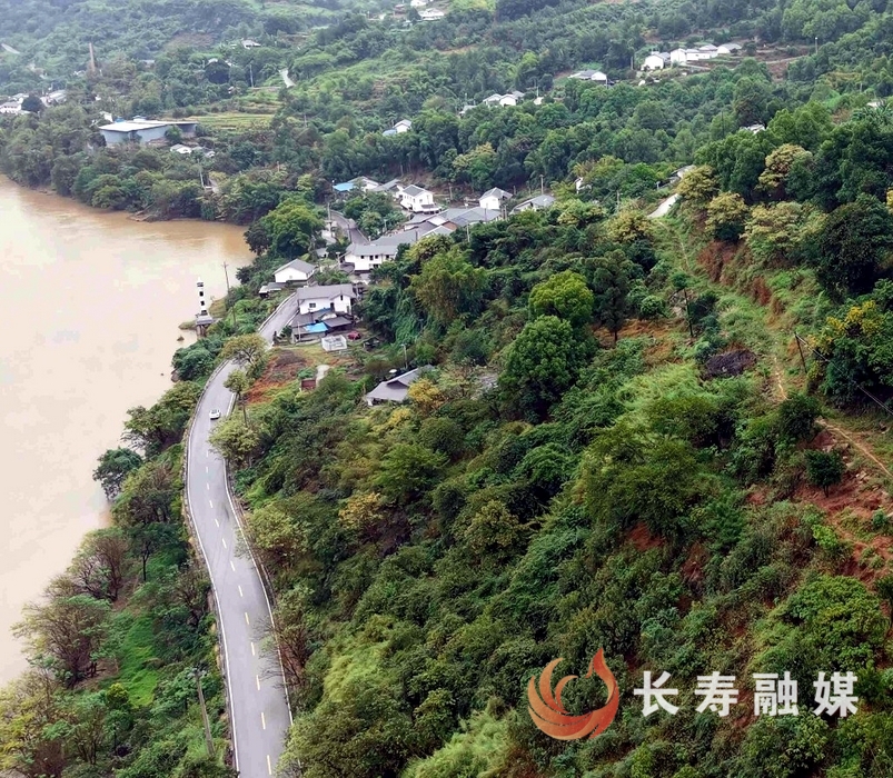 “人防+技防”护航公路安全2