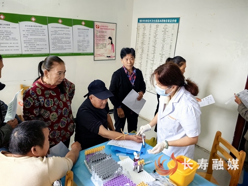免费健康体检进乡村1