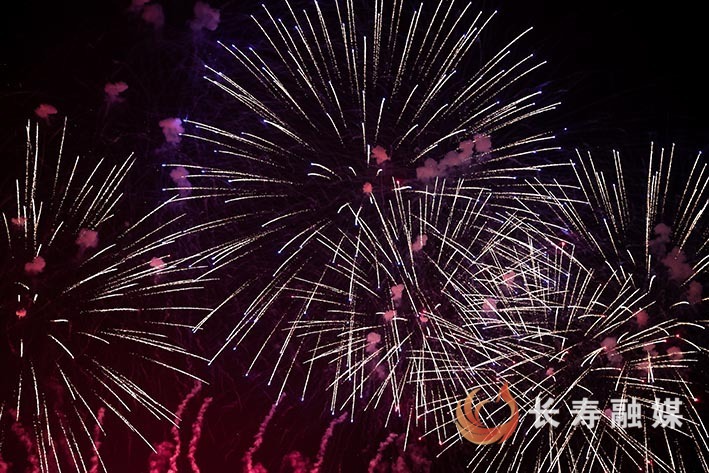 长寿湖焰火晚会+张申欣 (1)