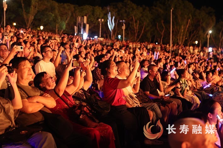 长寿湖焰火晚会+张申欣 (4)