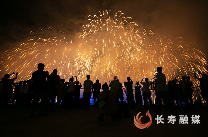 长寿湖烟火晚会+李炎 (1)