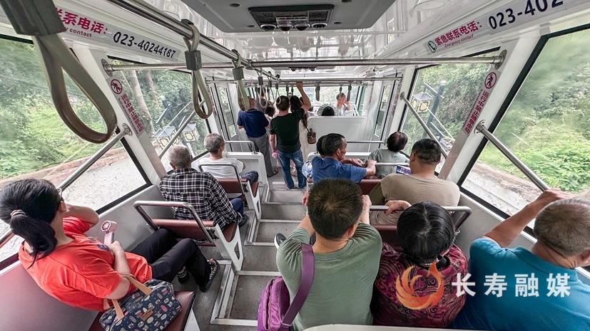 “双节”同庆,市民游客乐享假日好时光4