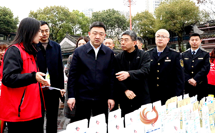 我区举行“3•15”国际消费者权益日宣传活动 (2)