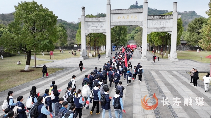 实验中学徒步+王凤祥2
