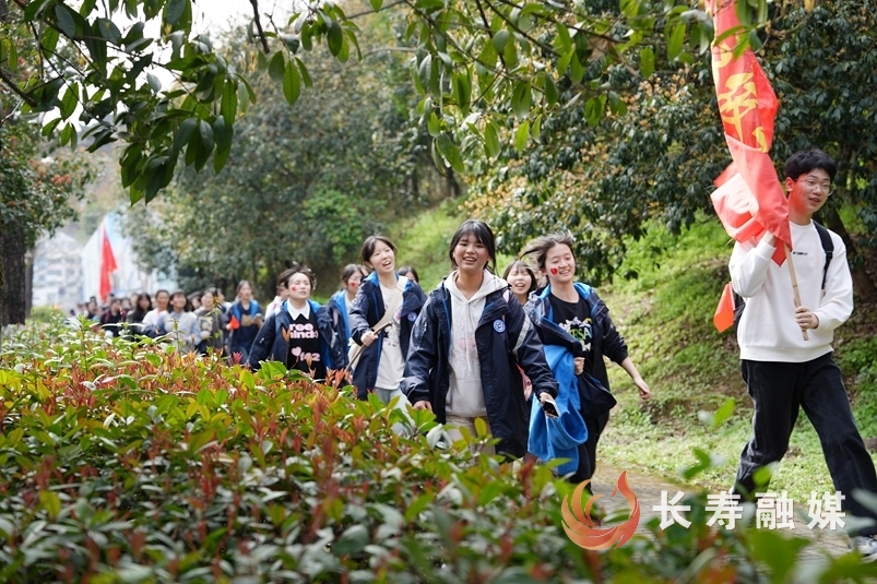 实验中学徒步+王凤祥