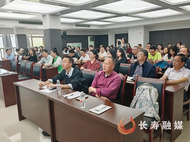 融媒体中心开展AI模型运用讲座2