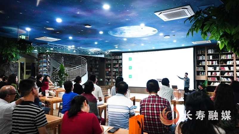 职工夜校举行音乐沙龙1