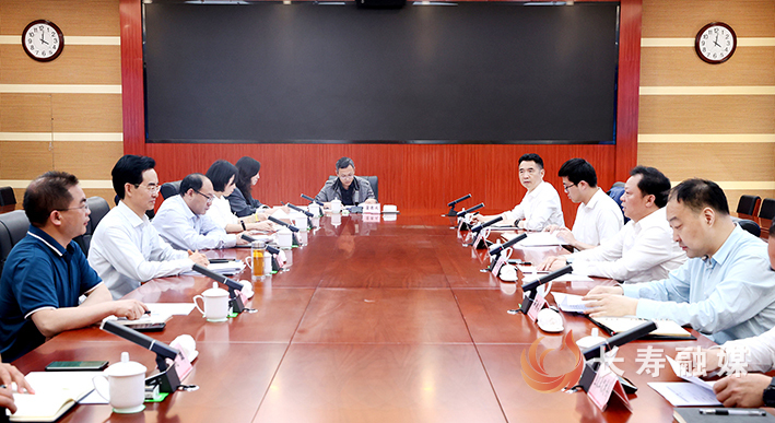 江夏与市农科院党委书记文明维一行座谈交流 (1)