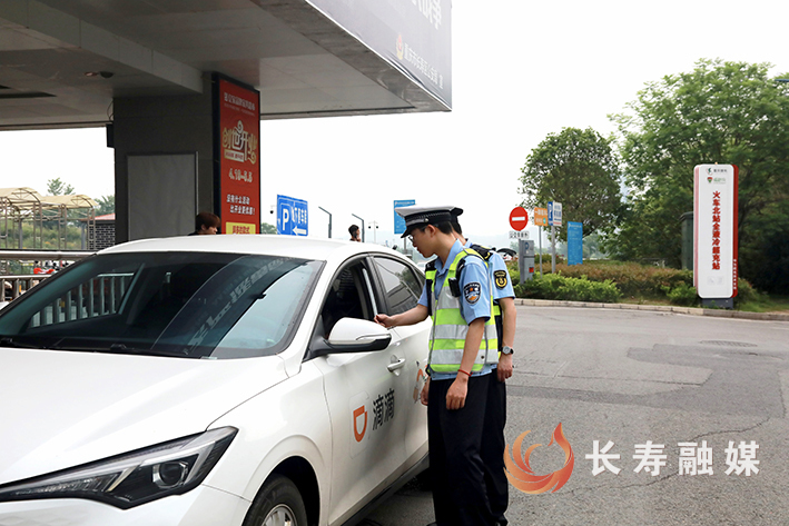 我区持续开展非法营运集中治理行动 (1)