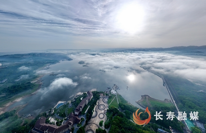 今晨，长寿湖美成“仙界”3
