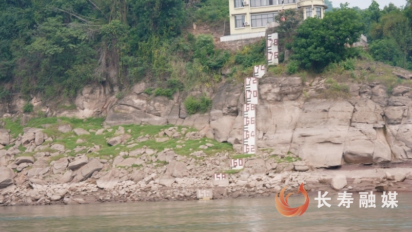 长江长寿段水位每日下降0