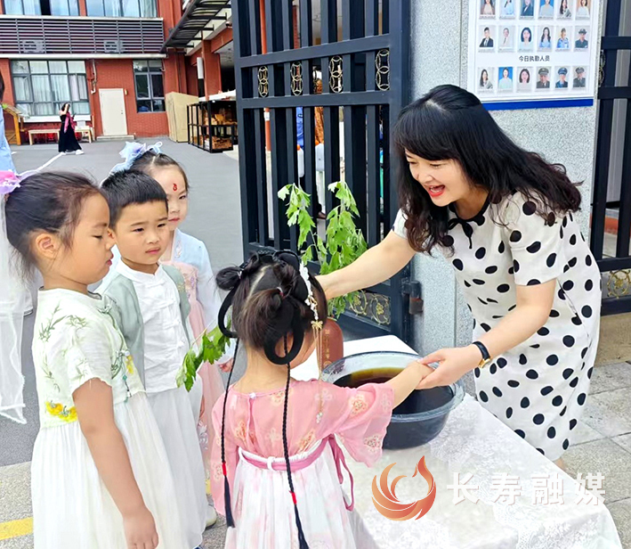 长寿区示范幼儿园庆六一