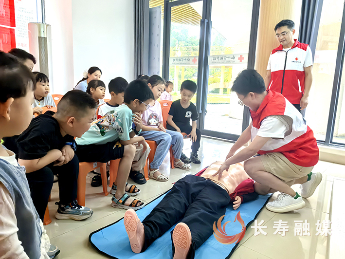 龙河镇主题党课走进慢城 (3)