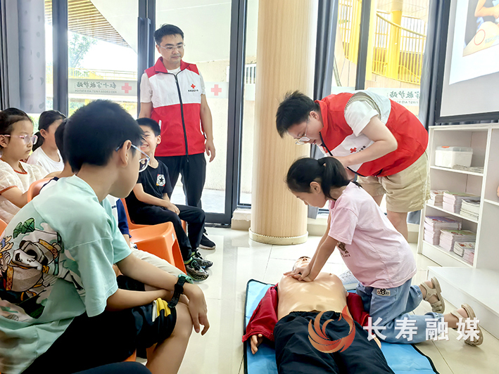 龙河镇主题党课走进慢城 (2)