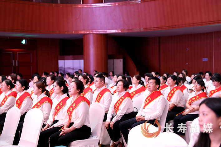 我区举行第114个国际护士节庆祝大会 (4)