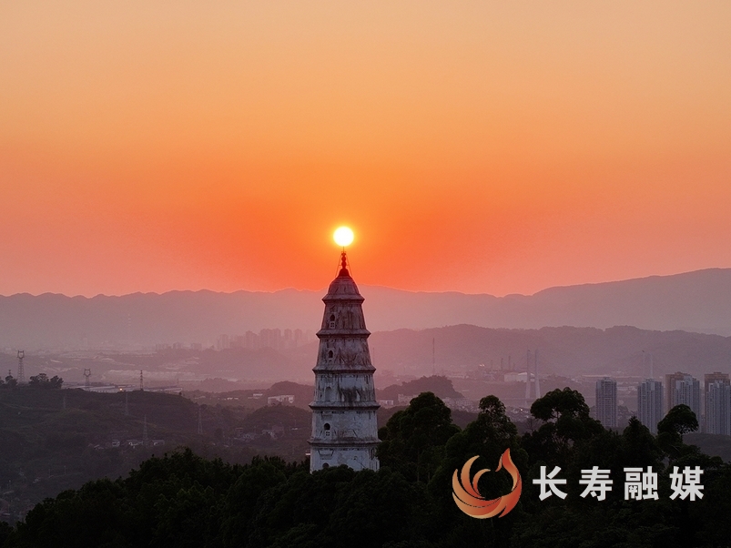 ​霞染江天塔影巍3